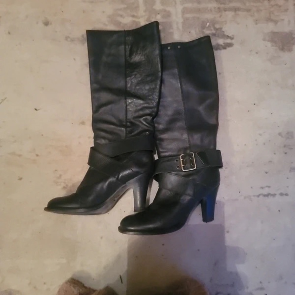 Elegant Black Leather Heeled Boots
